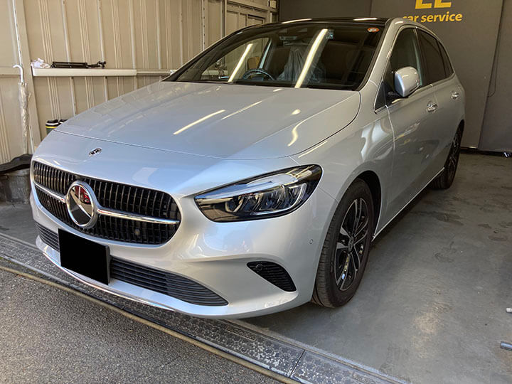 令和6年ベンツBクラスの前からの画像
